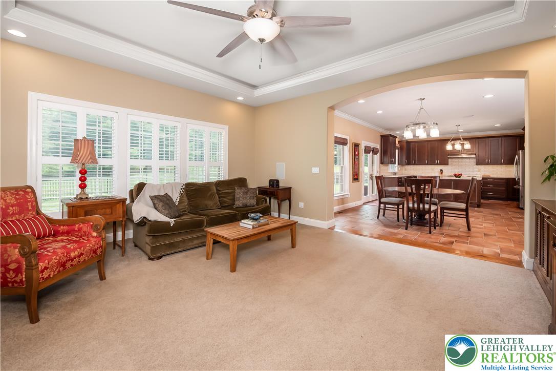1559 Surrey Road Bethlehem, PA 18015 - Photo 17 of 44 Gallery Image 17