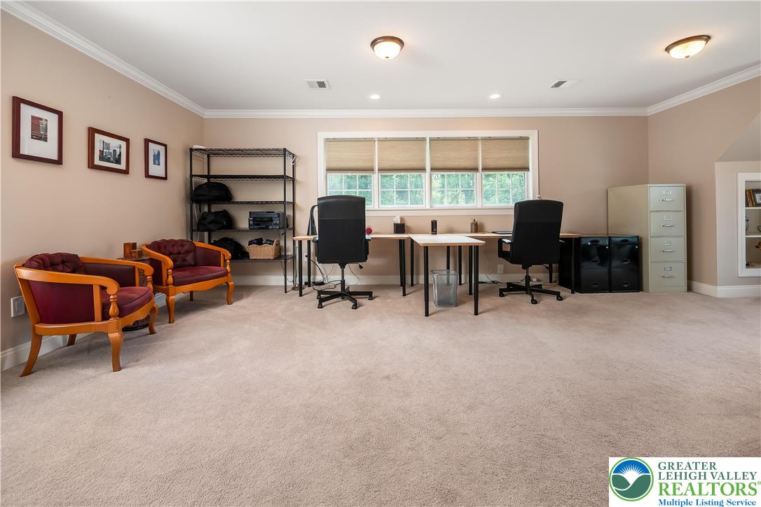 1559 Surrey Road Bethlehem, PA 18015 - Photo 38 of 44 Gallery Image 38