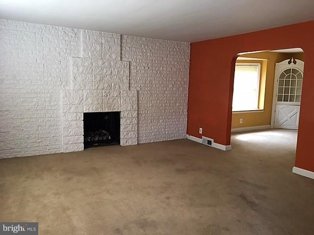 8124 Glen Gary Road Baltimore, MD 21286 - Photo 4 of 14 Living Room