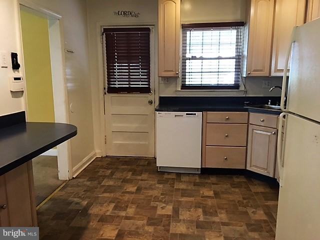 8124 Glen Gary Road Baltimore, MD 21286 - Photo 7 of 14 Kitchen