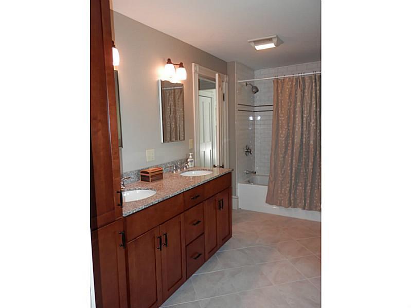 99 Main Street Tenants Harbor, ME 04860 - Photo 28 of 35 Master Bath/Spa.