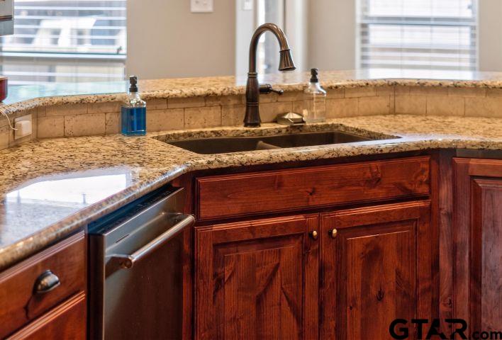 2000 Winding Run Lane Longview, TX 75605 - Photo 22 of 42