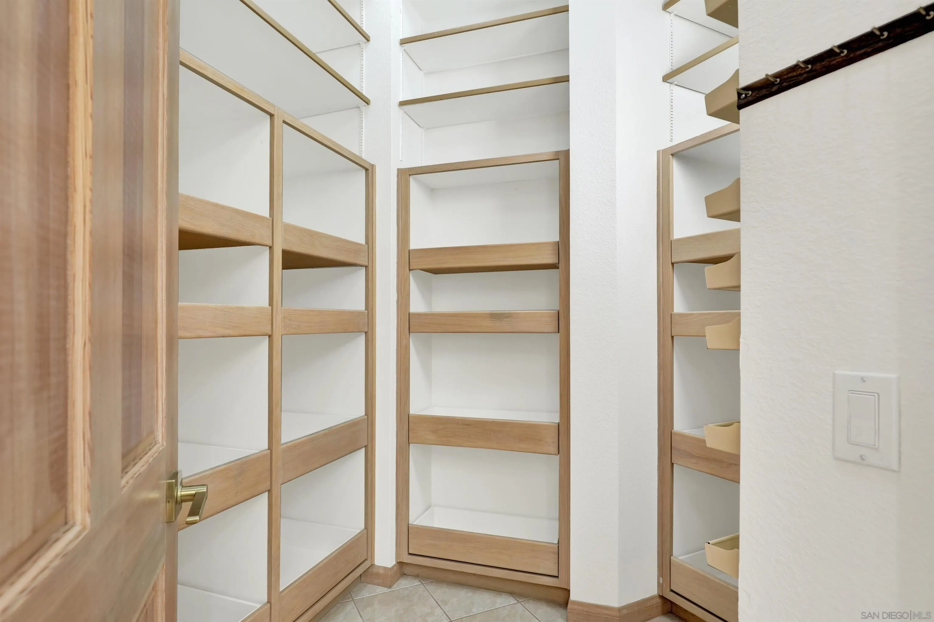 17801 Joyas Court Poway, CA 92064 - Photo 10 of 31