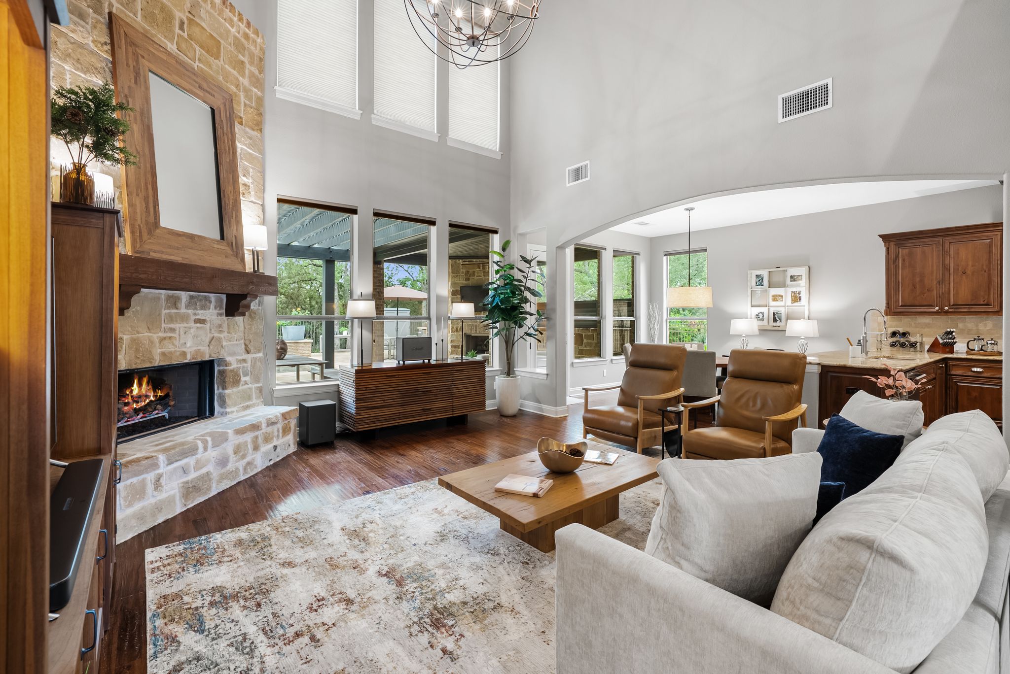 208 SANTALUZ Lane Austin, TX 78732 - Photo 4 of 40