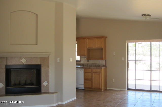 584 Alcanfor Court Rio Rico, AZ 85648 - Photo 4 of 18