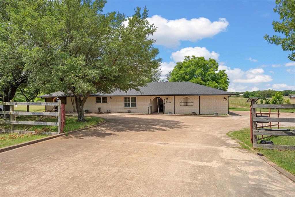 5444 Old Lorena Road Lorena, TX 76655 - Photo 3 of 27