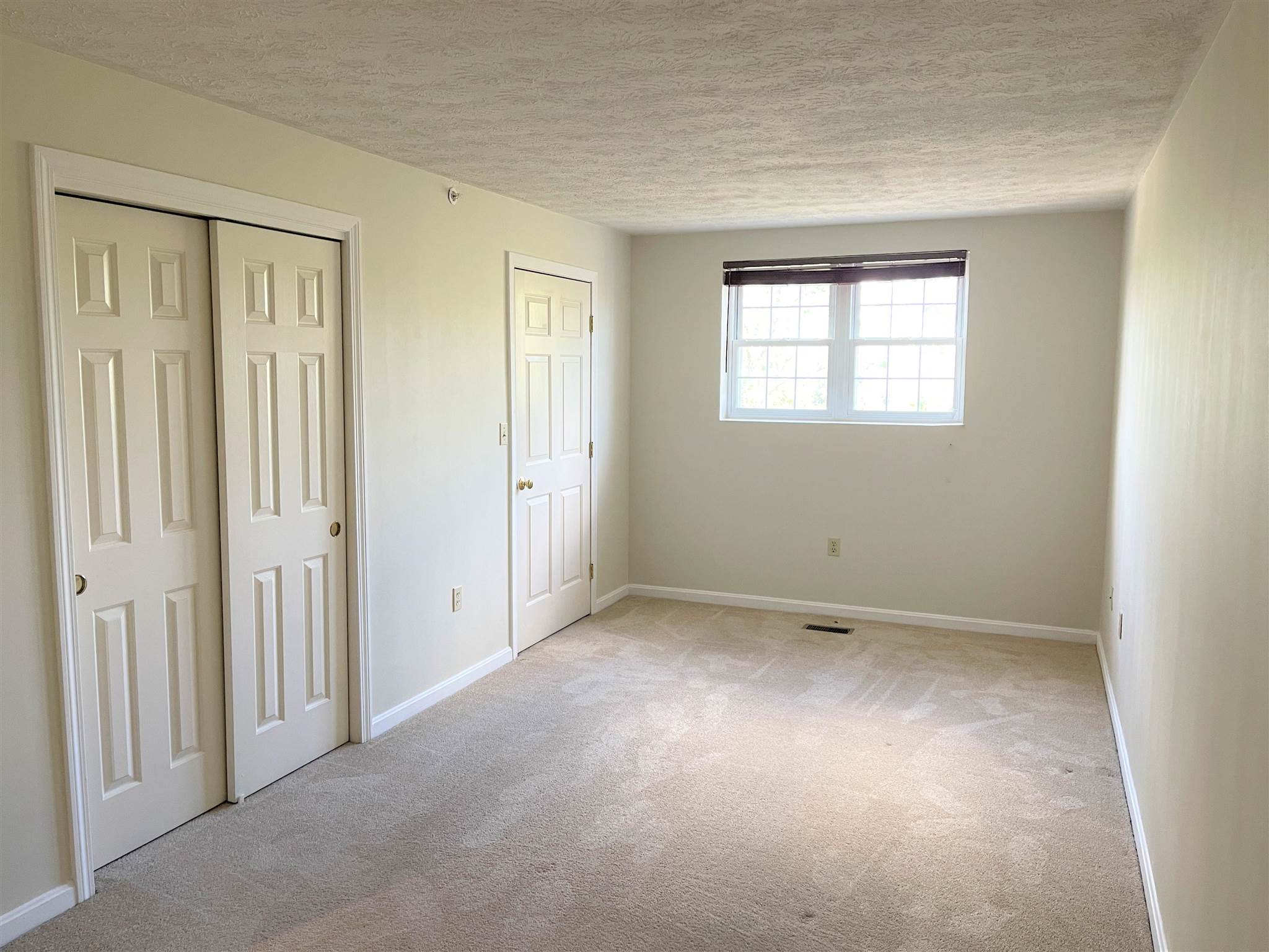 96 River Road, Unit 403 Manchester, NH 03104 - Photo 11 of 20