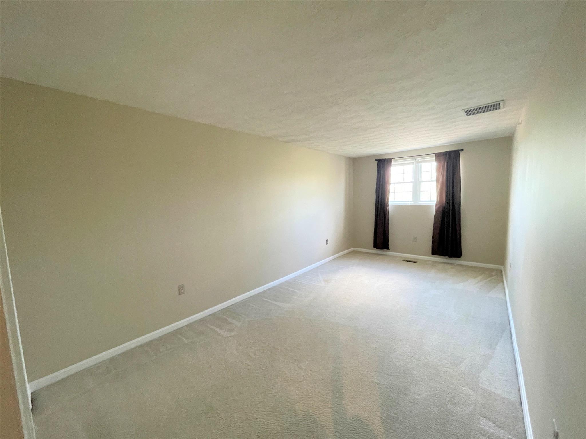 96 River Road, Unit 403 Manchester, NH 03104 - Photo 13 of 20