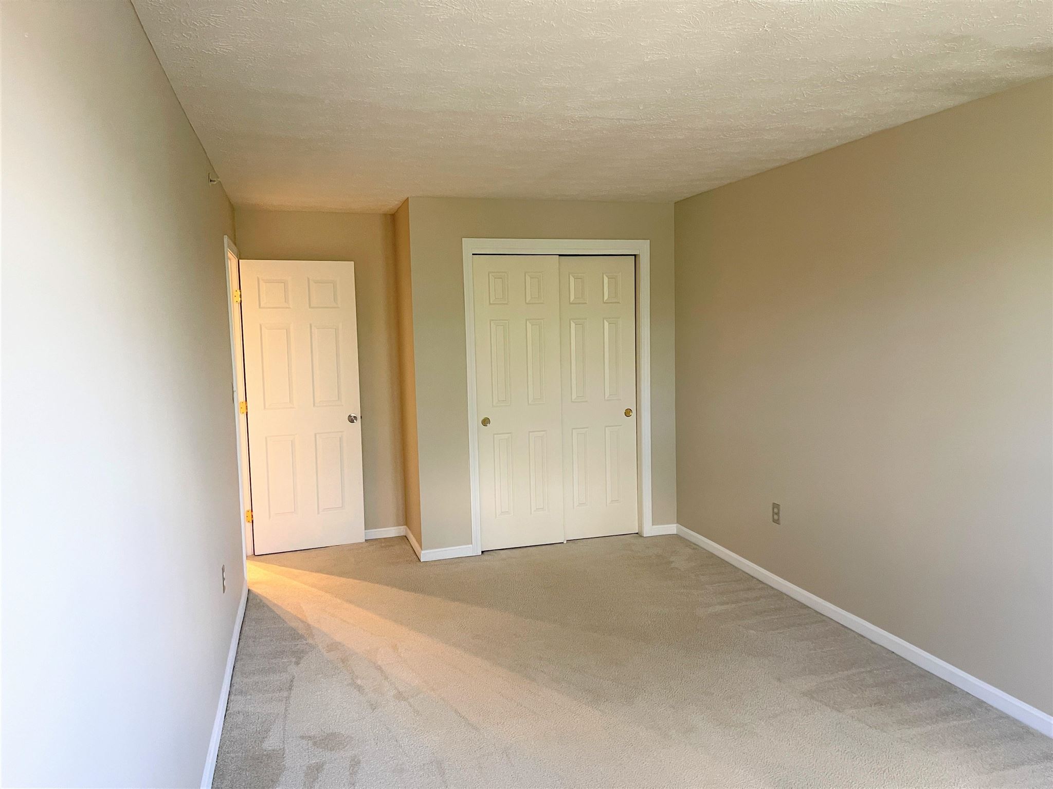 96 River Road, Unit 403 Manchester, NH 03104 - Photo 17 of 20