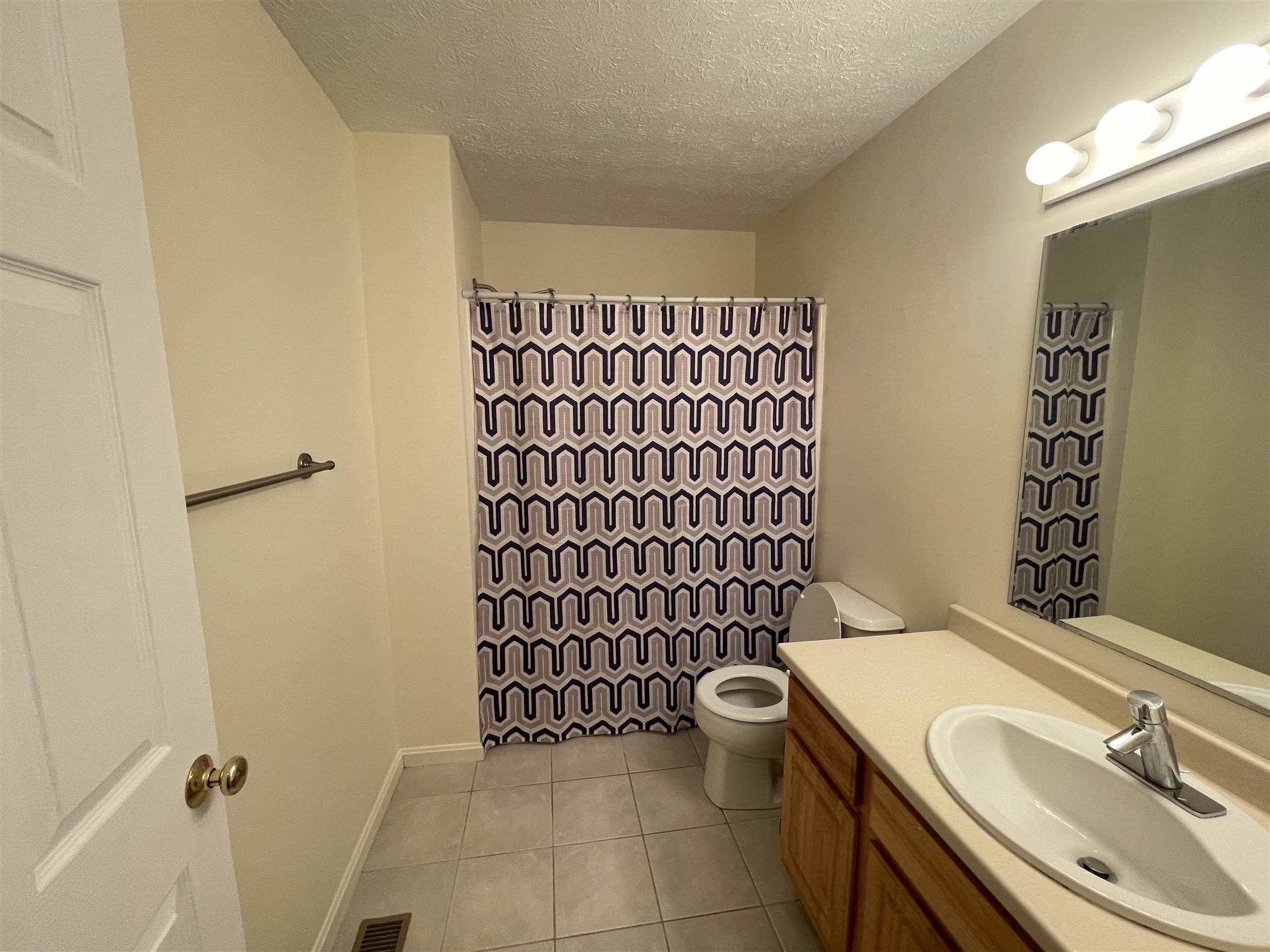 96 River Road, Unit 403 Manchester, NH 03104 - Photo 18 of 20