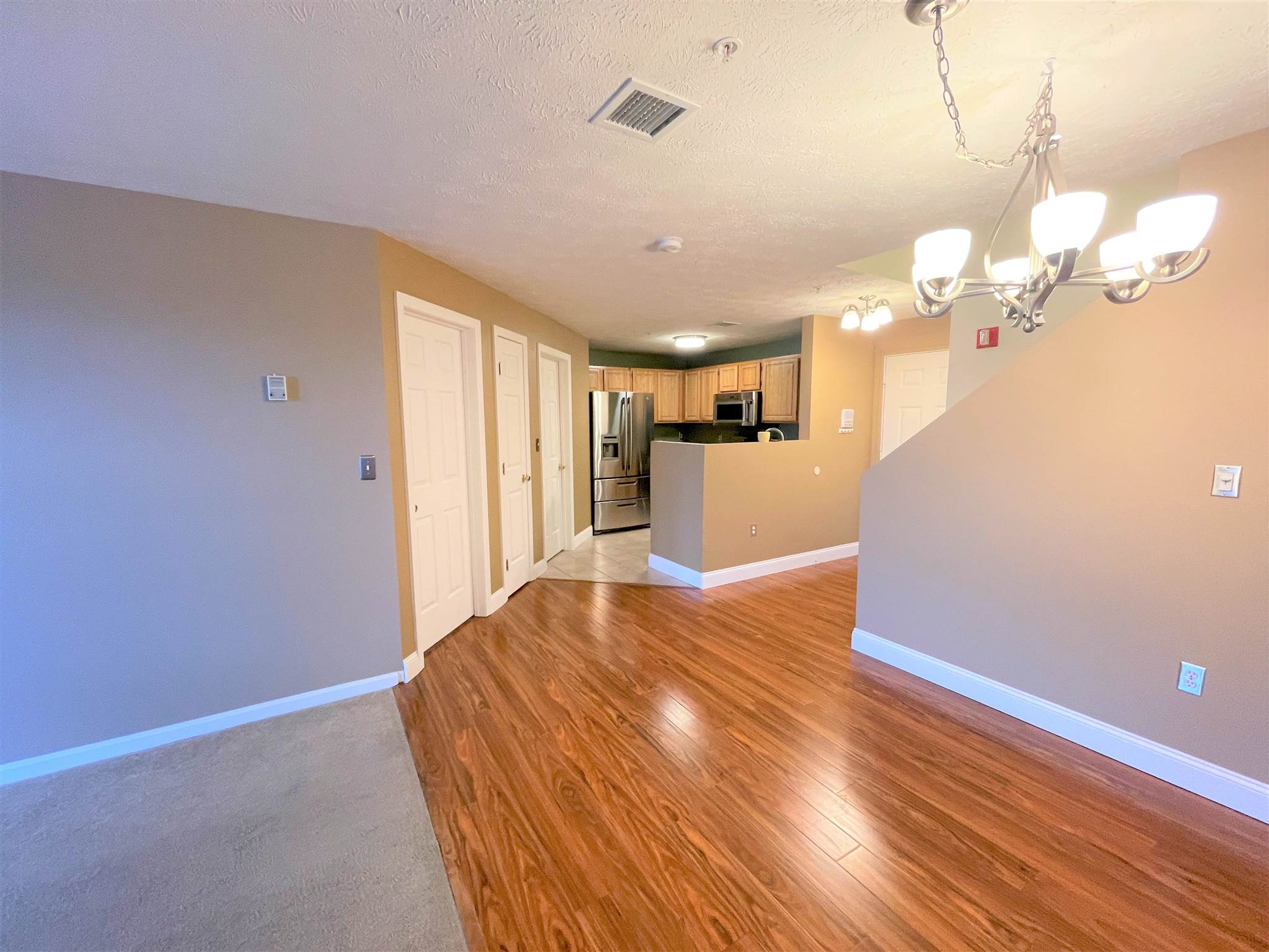 96 River Road, Unit 403 Manchester, NH 03104 - Photo 3 of 20