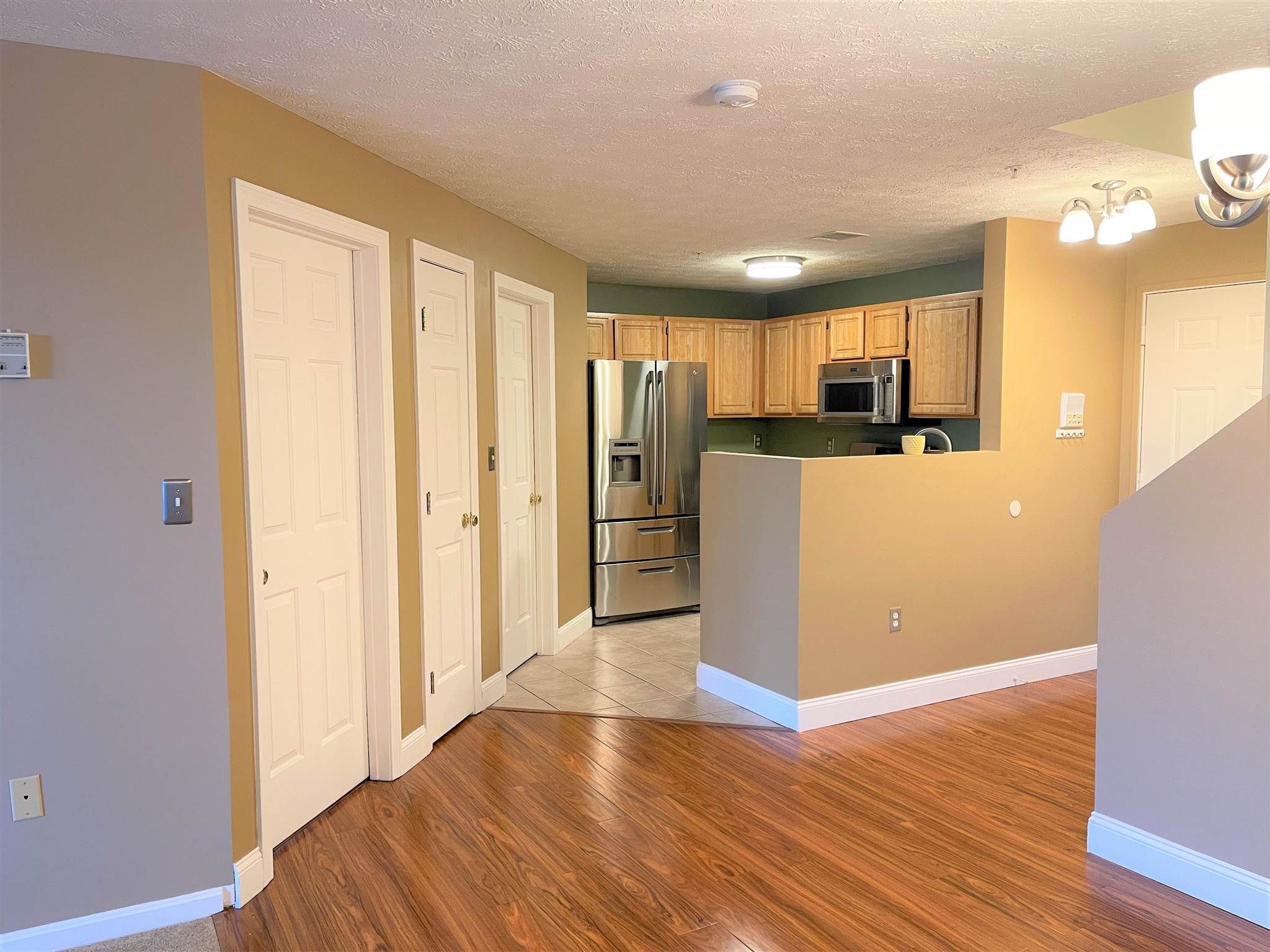 96 River Road, Unit 403 Manchester, NH 03104 - Photo 4 of 20