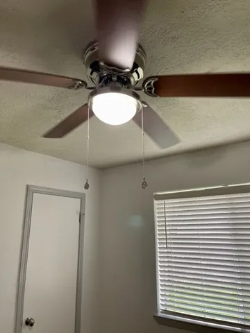 $2,000 | 479 Lost Rock Drive, Webster, TX 77598