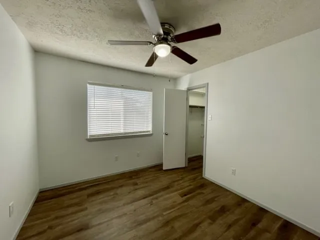 $2,000 | 479 Lost Rock Drive, Webster, TX 77598