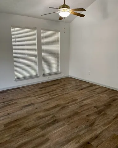 $2,000 | 479 Lost Rock Drive, Webster, TX 77598