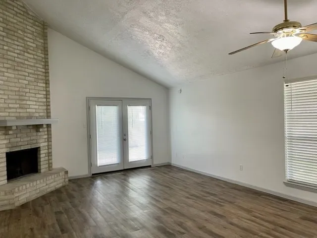 $2,000 | 479 Lost Rock Drive, Webster, TX 77598