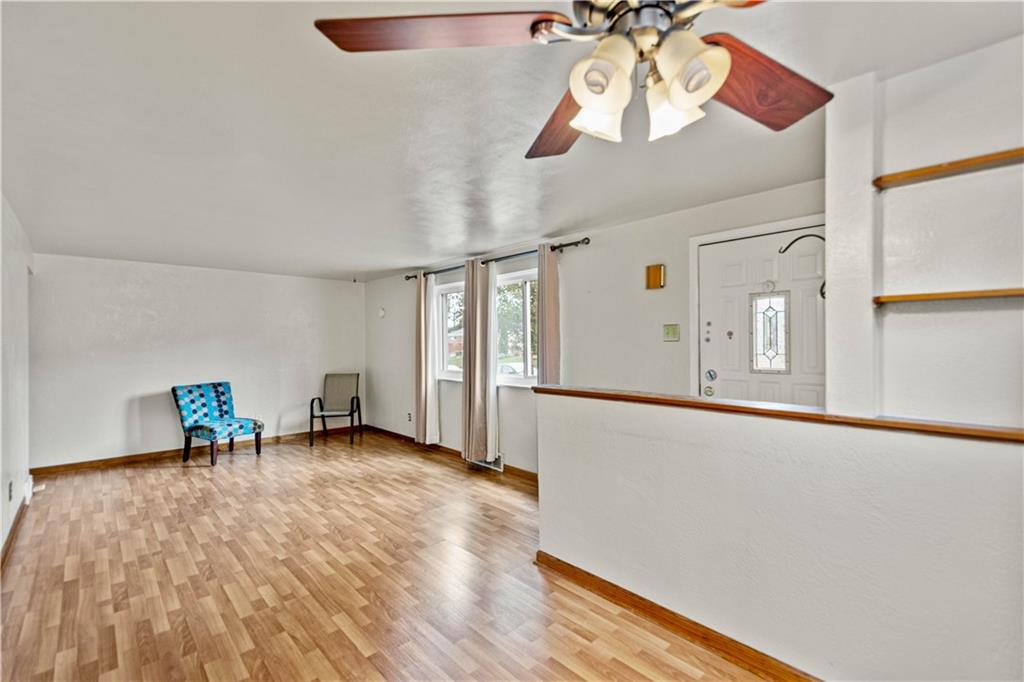 1633 Hollyrood Road Pittsburgh, PA 15227 - Photo 3 of 24 Gallery Image 3