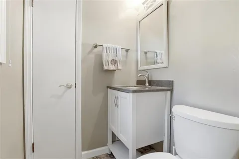 $699,900 | 270 Twin Hills Drive, Pittsburgh, PA 15216