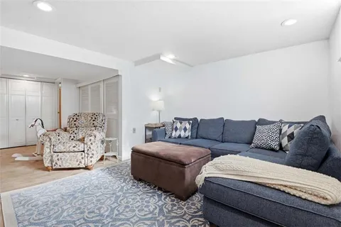 $699,900 | 270 Twin Hills Drive, Pittsburgh, PA 15216