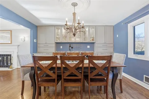 $699,900 | 270 Twin Hills Drive, Pittsburgh, PA 15216