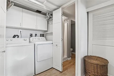 $699,900 | 270 Twin Hills Drive, Pittsburgh, PA 15216