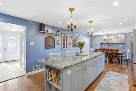 $699,900 | 270 Twin Hills Drive, Pittsburgh, PA 15216