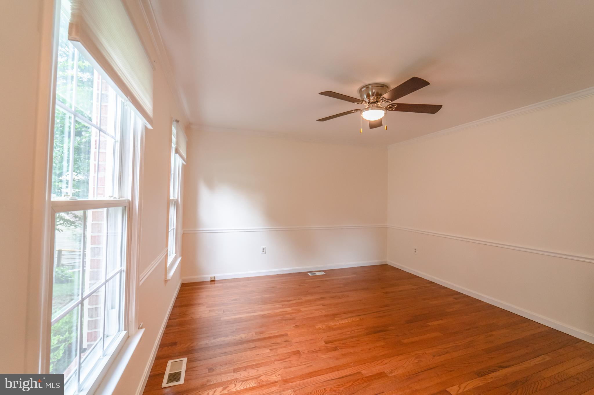 14903 Hatteras Way Silver Spring, MD 20906 - Photo 12 of 30 Sun filled Living Room!