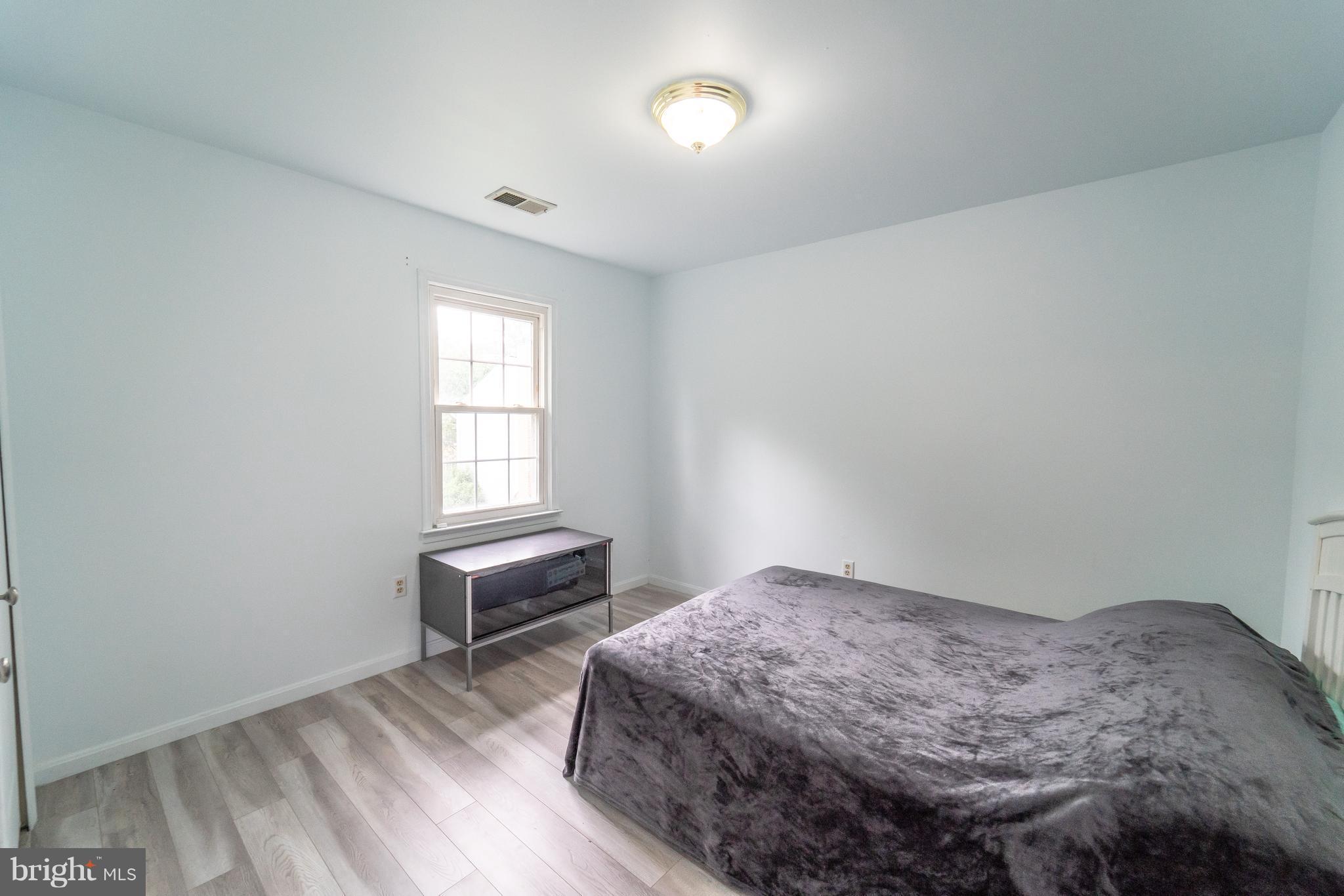 14903 Hatteras Way Silver Spring, MD 20906 - Photo 18 of 30 Good sized bedrooms!