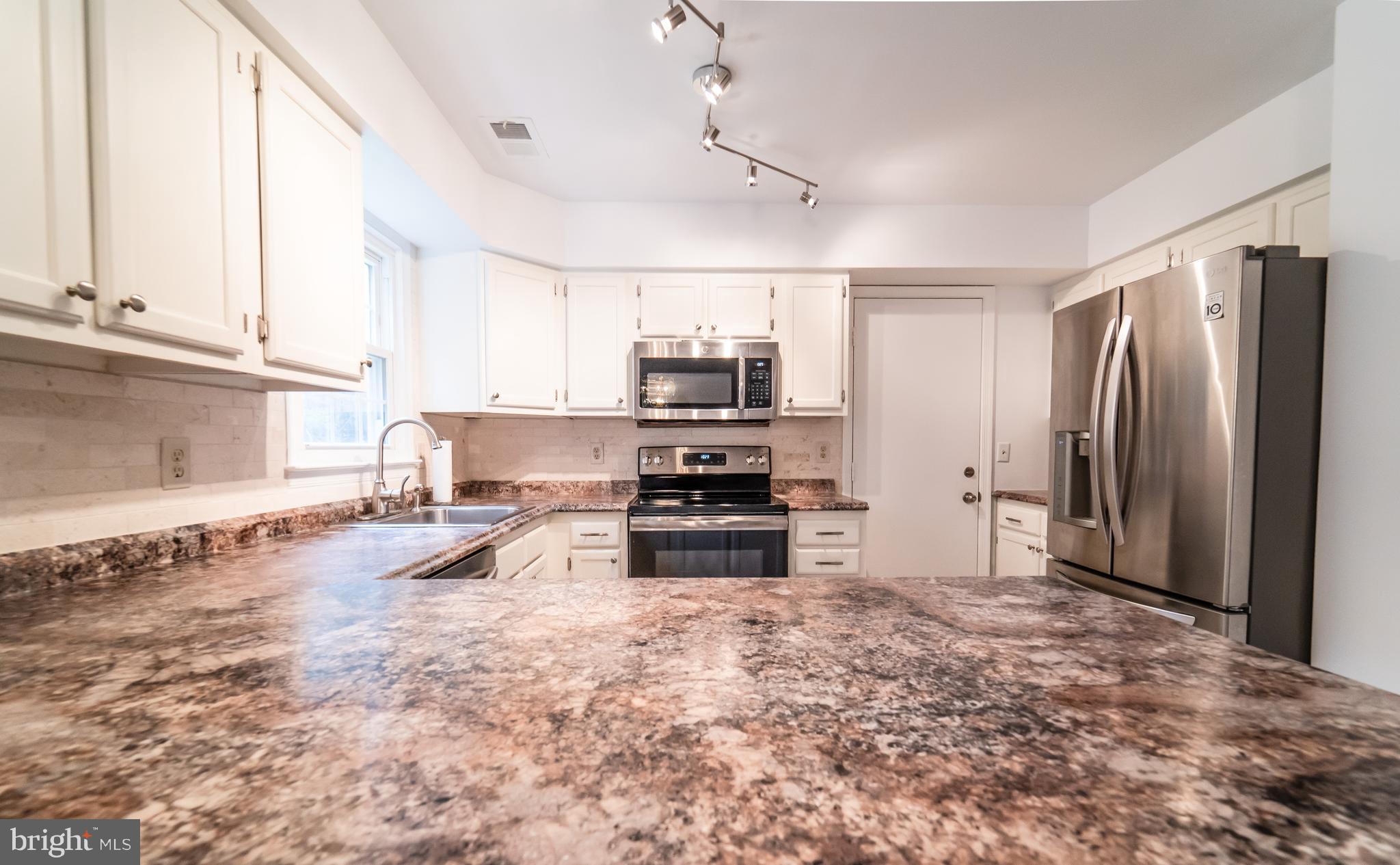 14903 Hatteras Way Silver Spring, MD 20906 - Photo 3 of 30 Look at all that counter space!