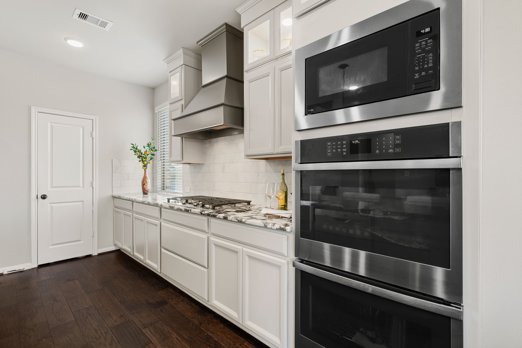 17525 Sunset Skies Road Conroe, TX 77302 - Photo 16 of 50 Hosting the holidays? NO problem!