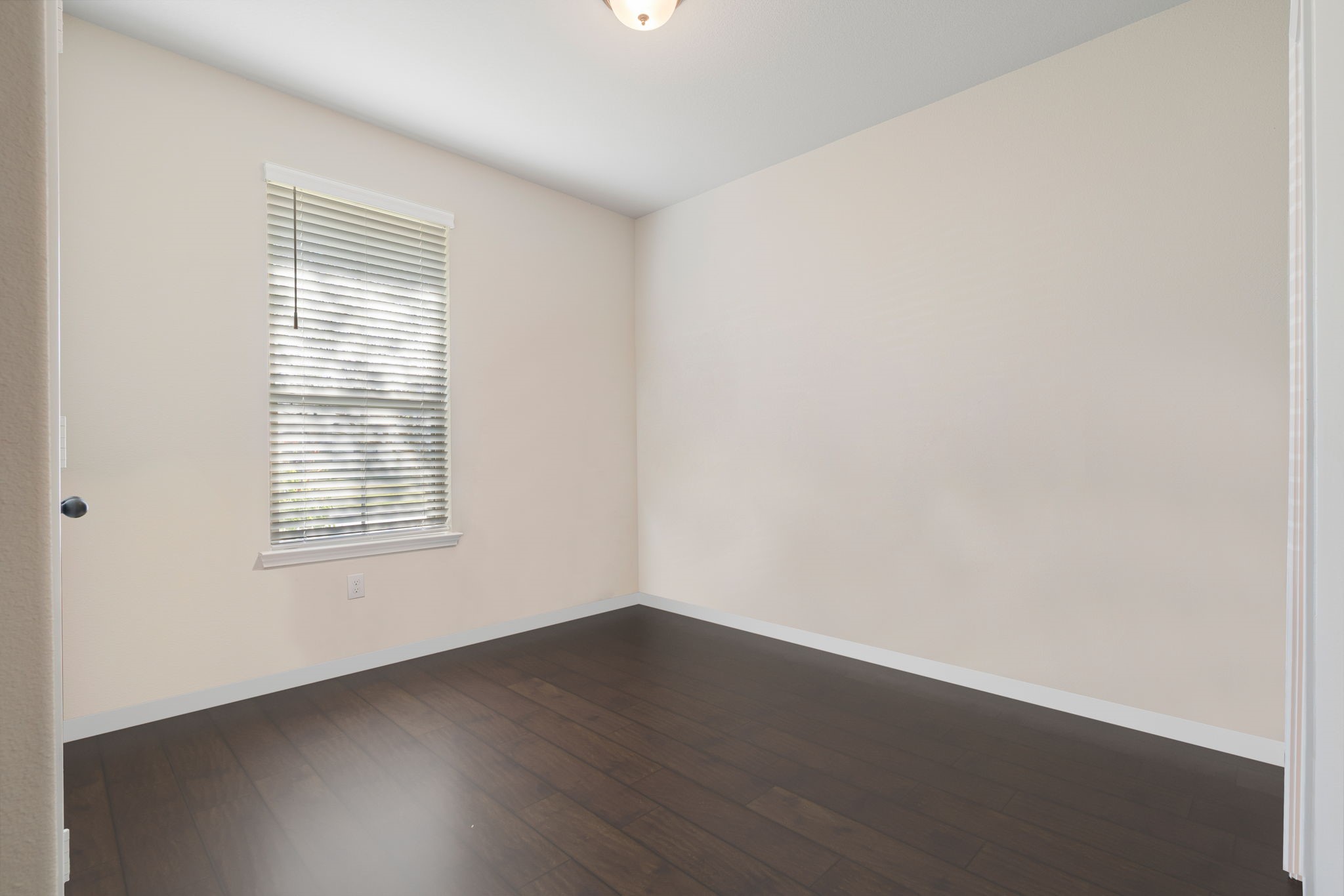 17525 Sunset Skies Road Conroe, TX 77302 - Photo 25 of 50 Ensuite Guest Bedroom Down