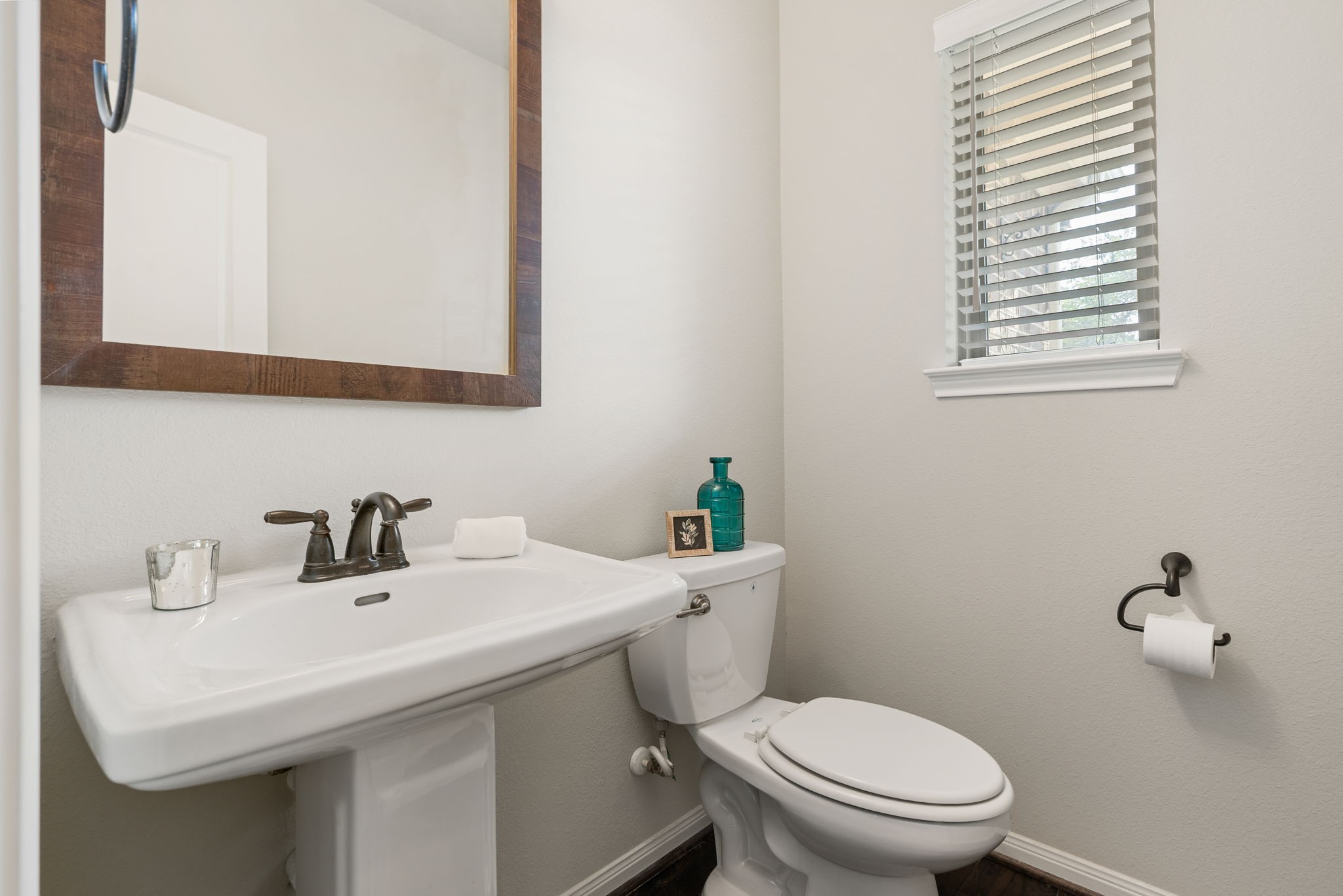 17525 Sunset Skies Road Conroe, TX 77302 - Photo 29 of 50 Powder Bath