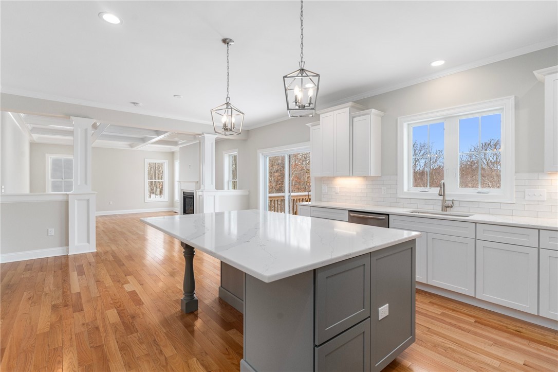 61 Cardinal Road Cranston, RI 02921 - Photo 11 of 26