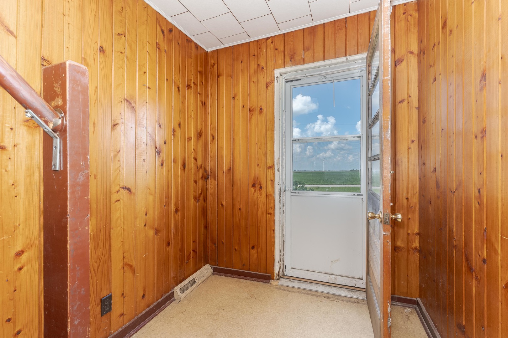 758 North 1st Road Dana, IL 61321 - Photo 21 of 42 Gallery Image 21