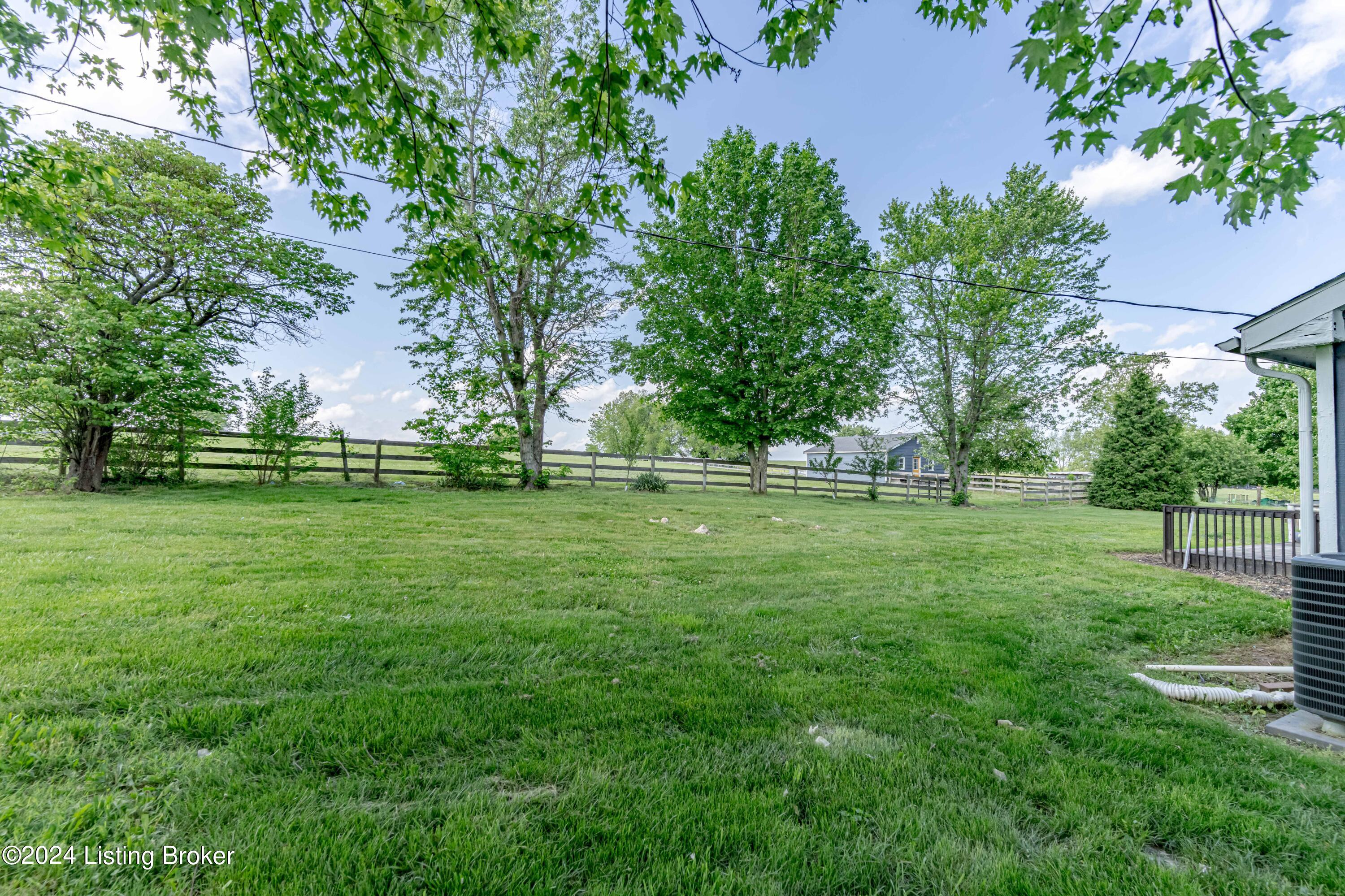 9574 Cropper Road Pleasureville, KY 40057 - Photo 6 of 46 DSC08262