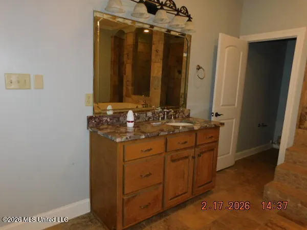 $639,900 | 9090 Sandy Drive, Olive Branch, MS 38654