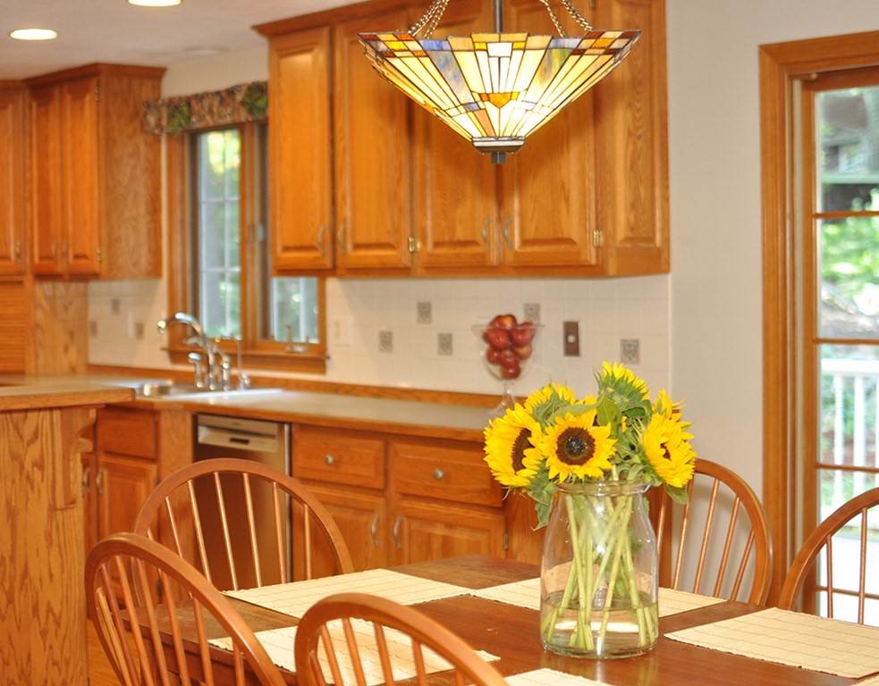 76 Charter Road Acton, MA 01720 - Photo 5 of 27