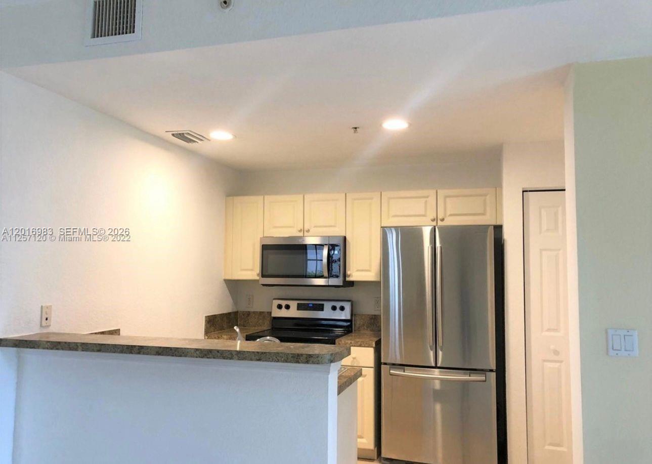 1971 Freeport Drive, Unit 4915 Riviera Beach, FL 33404 - Photo 2 of 25