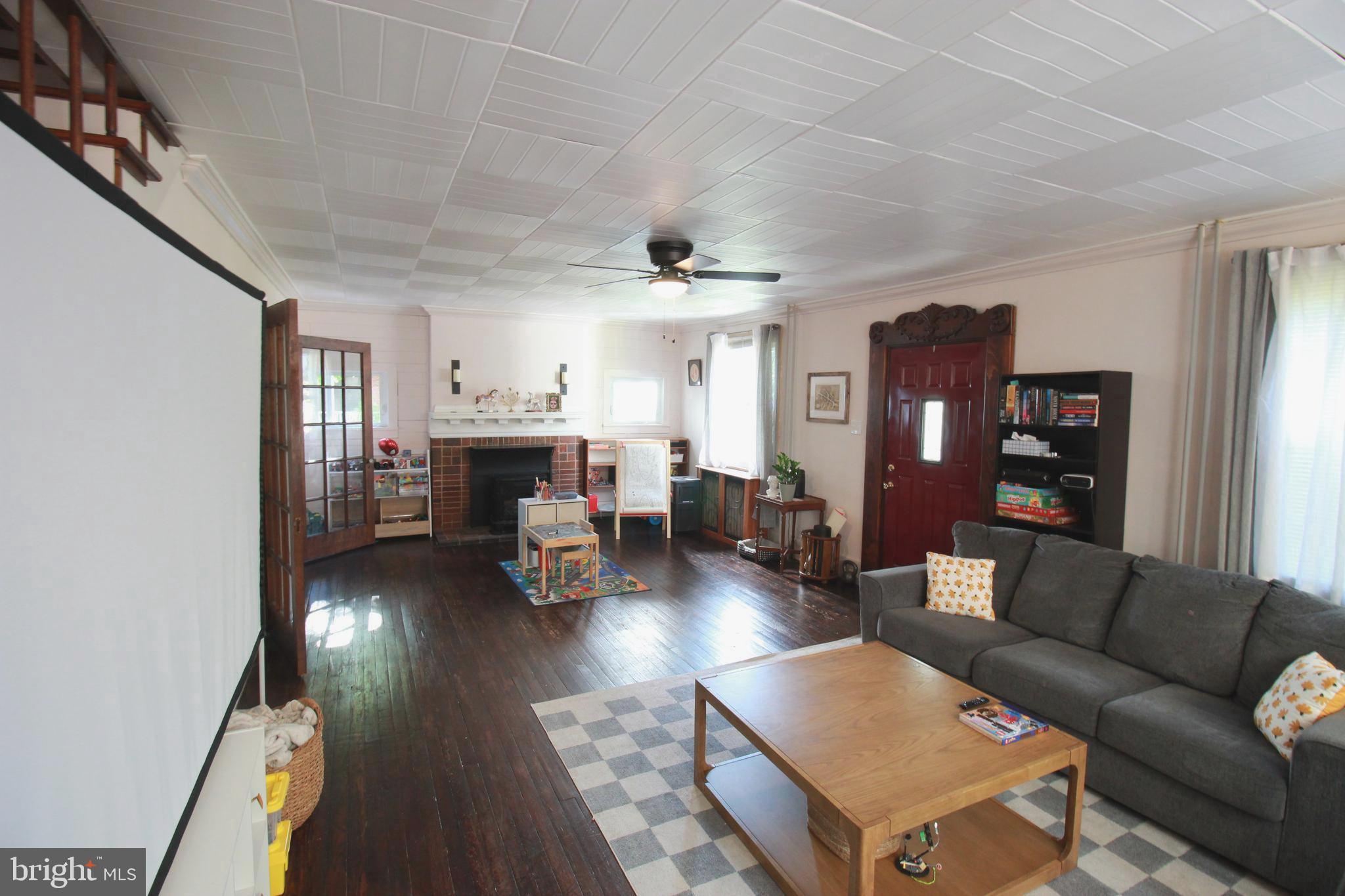 54 Warren Street Beverly, NJ 08010 - Photo 5 of 39