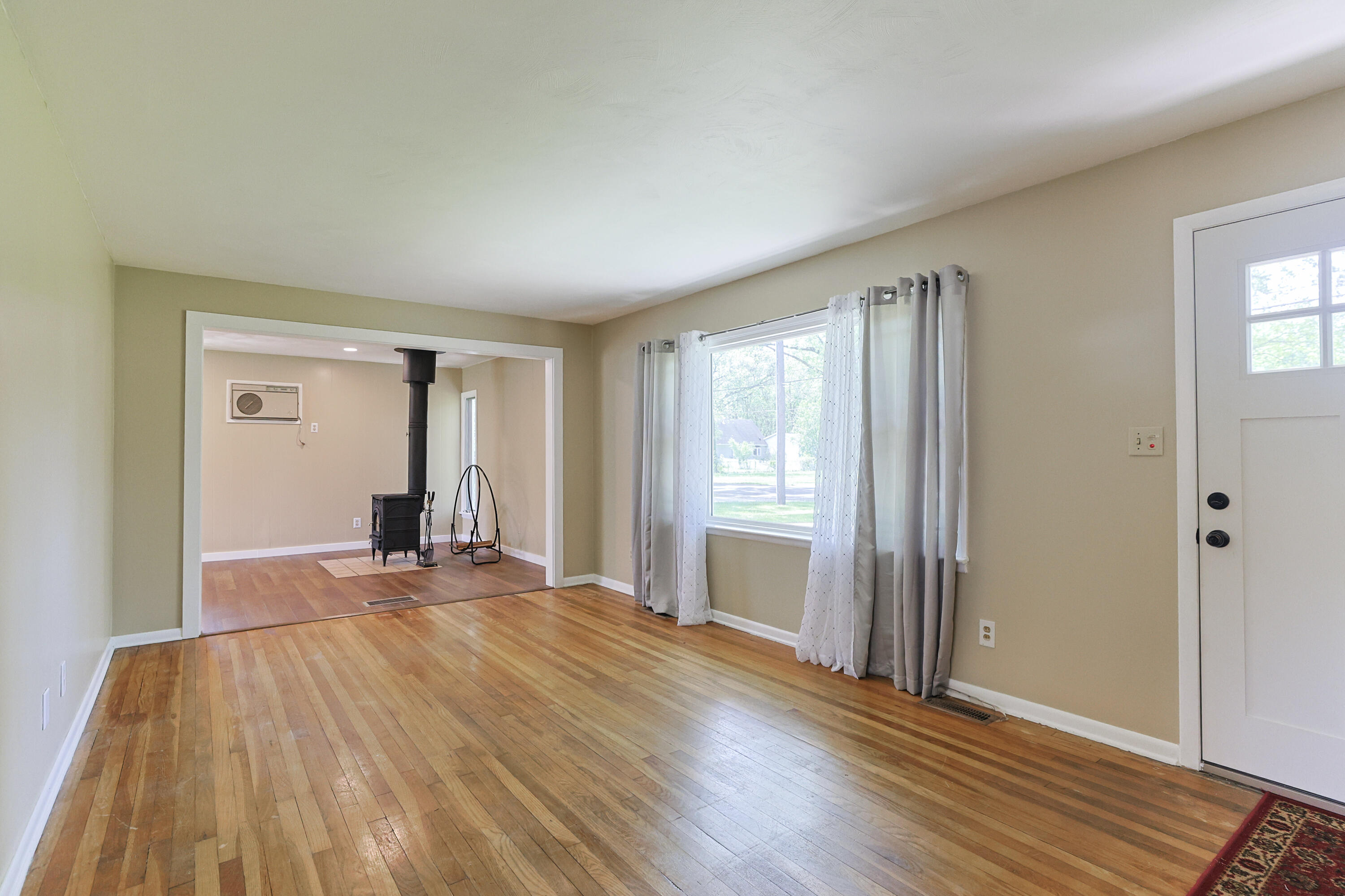 3011 Adams Road Niles, MI 49120 - Photo 12 of 44 Living Room