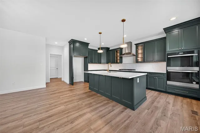 $739,900 | 303 Clewer Park Court, Lake St. Louis, MO 63367