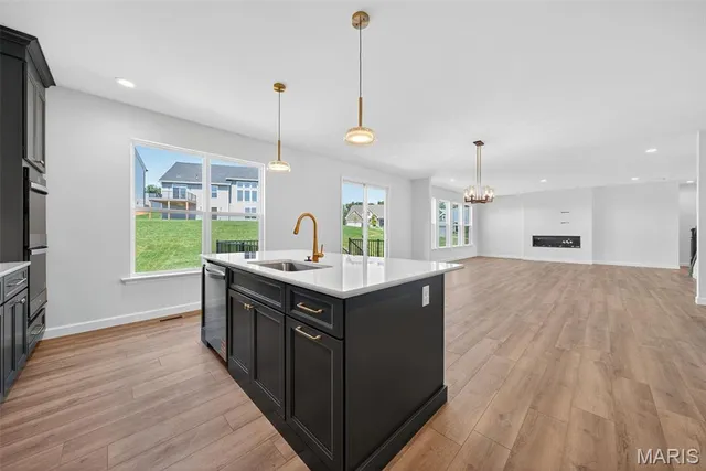 $739,900 | 303 Clewer Park Court, Lake St. Louis, MO 63367