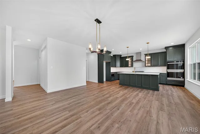 $739,900 | 303 Clewer Park Court, Lake St. Louis, MO 63367