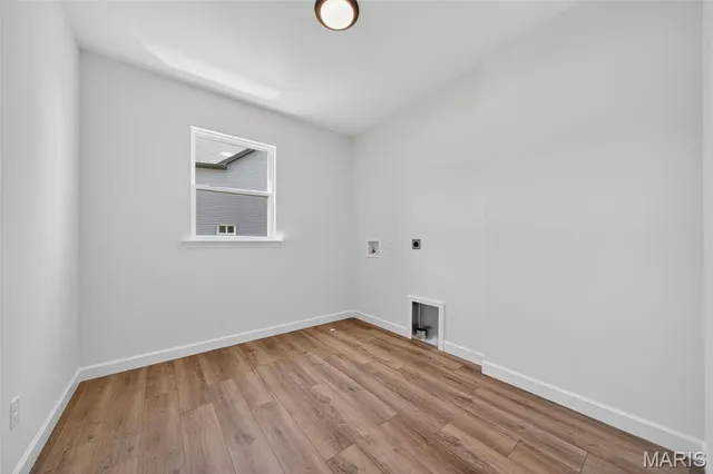 $739,900 | 303 Clewer Park Court, Lake St. Louis, MO 63367