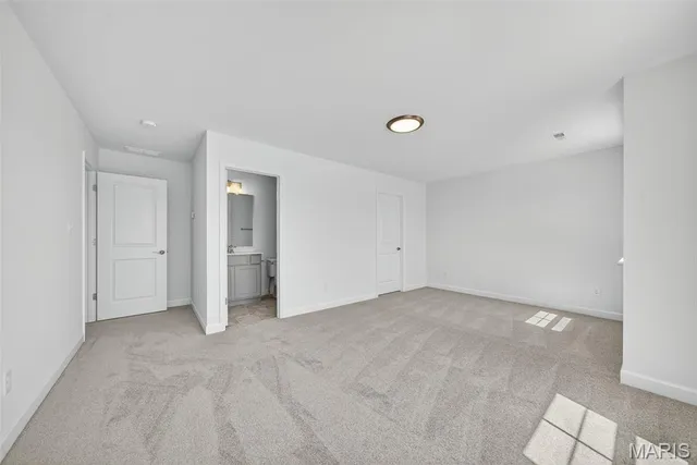 $739,900 | 303 Clewer Park Court, Lake St. Louis, MO 63367