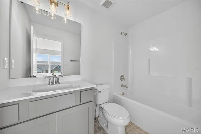 $739,900 | 303 Clewer Park Court, Lake St. Louis, MO 63367