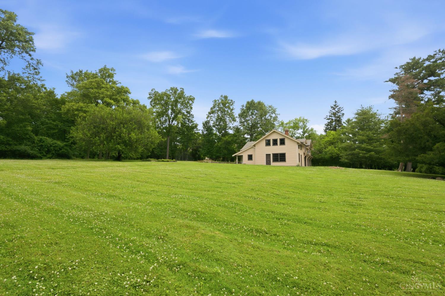 353 Oliver Road Wyoming, OH 45215 - Photo 8 of 25
