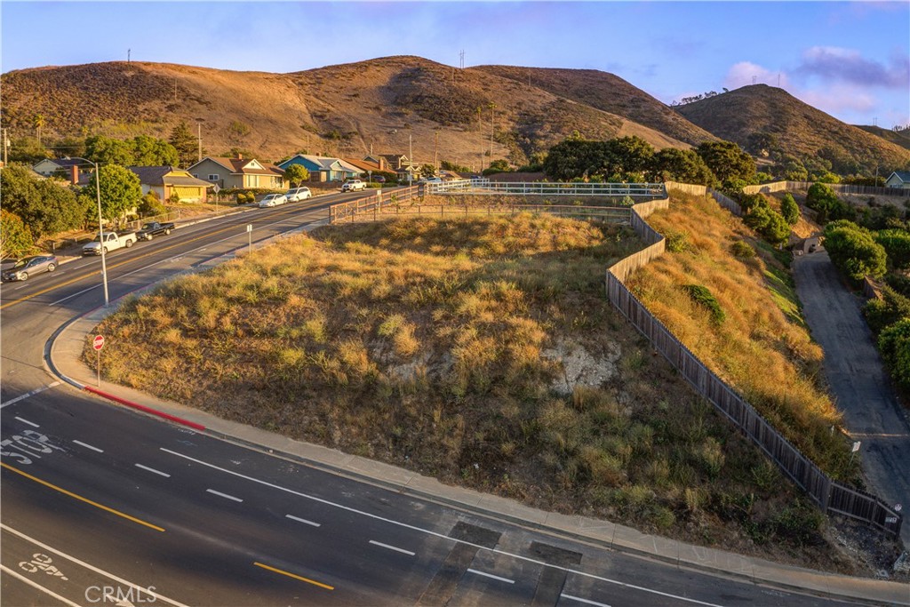 209 South 7th Street Lompoc, CA 93436 - Photo 2 of 10 a view of a terrace with a lake