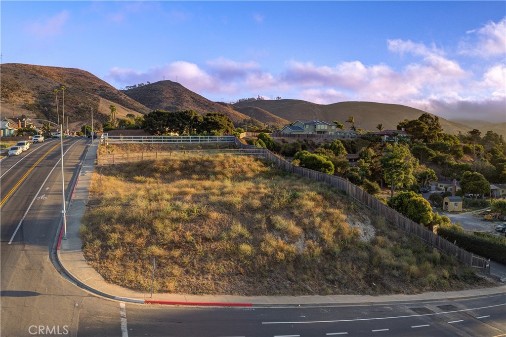 209 South 7th Street Lompoc, CA 93436 - Photo 5 of 10 a view of a terrace