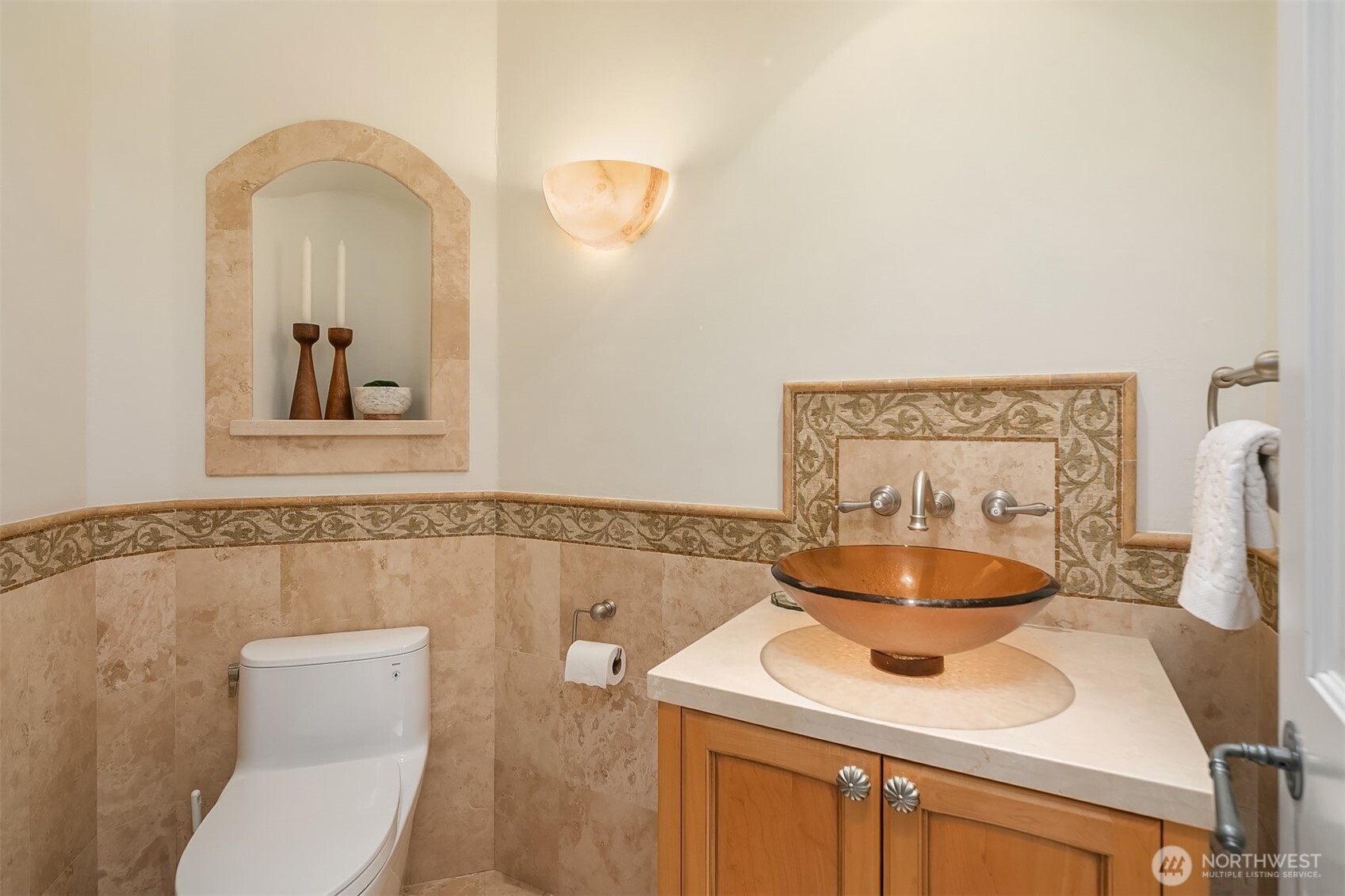 8772 Sand Point Way Northeast Seattle, WA 98115 - Photo 16 of 40